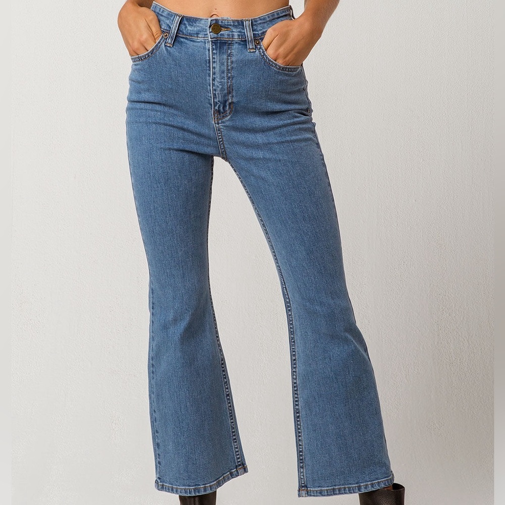 AMUSE Society Cropped Flare Jeans